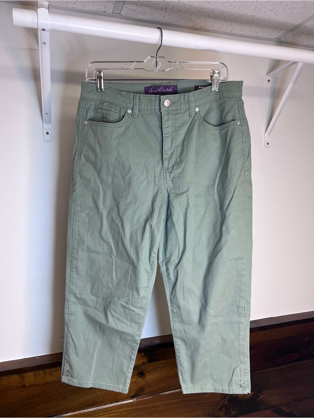 Gloria Vanderbilt Amanda Cloud Twill Green Capris- 8